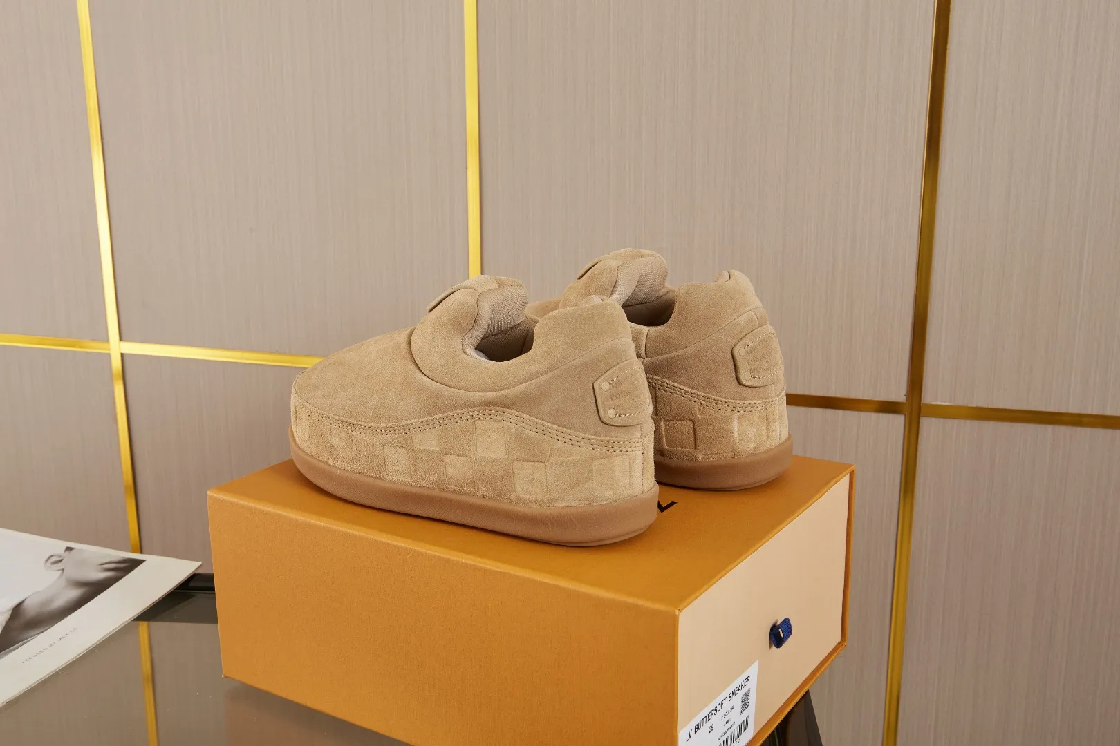 💰💰💰 660 hot items 🆕🆕🆕𝙇𝙑🔥New models are on the shelves🔥 Louis Vuitton 25ss, LV co-branded nigo YETI Fat Ding is ugly and cute, many internet celebrities have put it on the show, a classic and versatile item. Fabric: imported high mercerized cowhide suede. Lining: High-grade elastic mesh, original molded outsole. Size: women's clothing, 35-41 (customized for women's 40 and 41), men's clothing 39-46 (customized for 45-46)